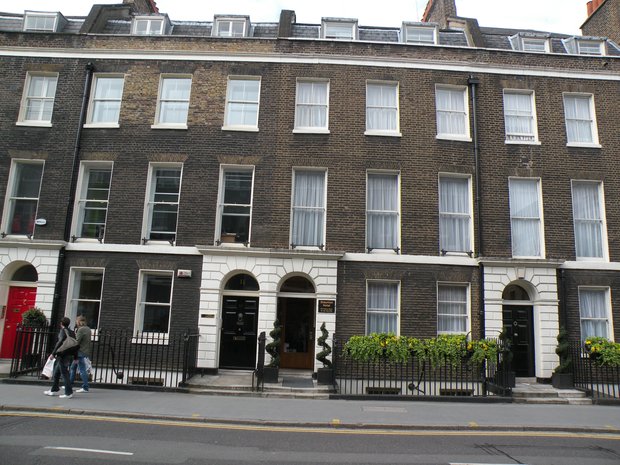  Staunton Hotel